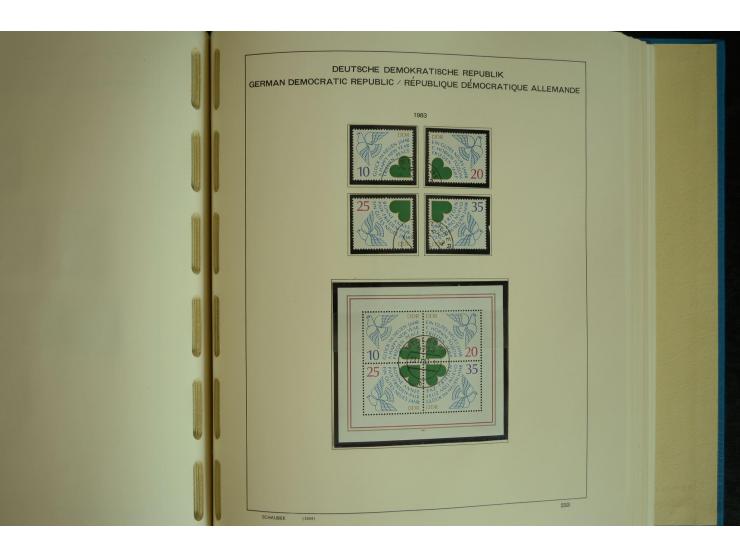 1945/2012, ungebrauchte/postfrische und gestempelte Sammlung, dabei Bizone mit besseren u.a. Mi.-Nr. 93I XG gestempelt mit Fo