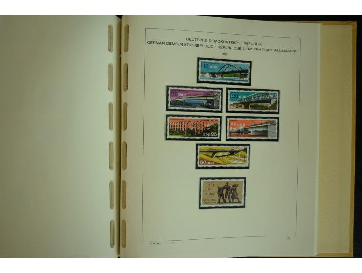 1945/2012, ungebrauchte/postfrische und gestempelte Sammlung, dabei Bizone mit besseren u.a. Mi.-Nr. 93I XG gestempelt mit Fo