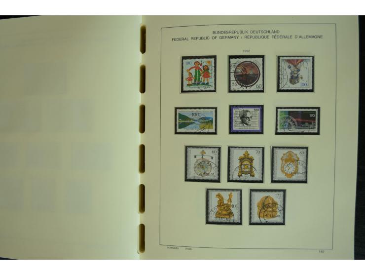 1945/2012, ungebrauchte/postfrische und gestempelte Sammlung, dabei Bizone mit besseren u.a. Mi.-Nr. 93I XG gestempelt mit Fo