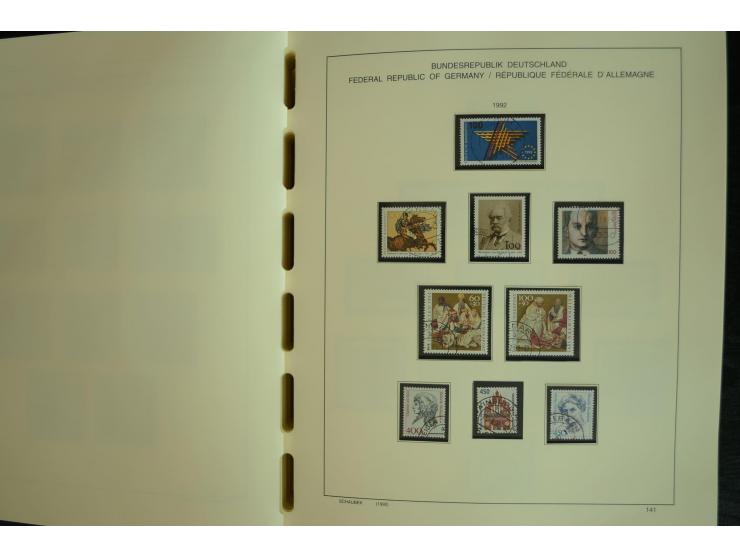 1945/2012, ungebrauchte/postfrische und gestempelte Sammlung, dabei Bizone mit besseren u.a. Mi.-Nr. 93I XG gestempelt mit Fo