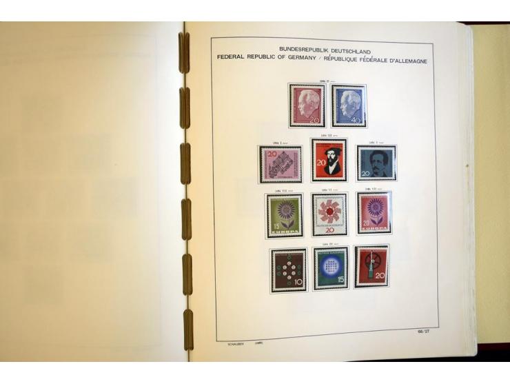 1945/85, umfangreicher ungebrauchter/postfrischer und gestempelter Bestand mit vielen besseren Werten und Ausgaben, teils meh