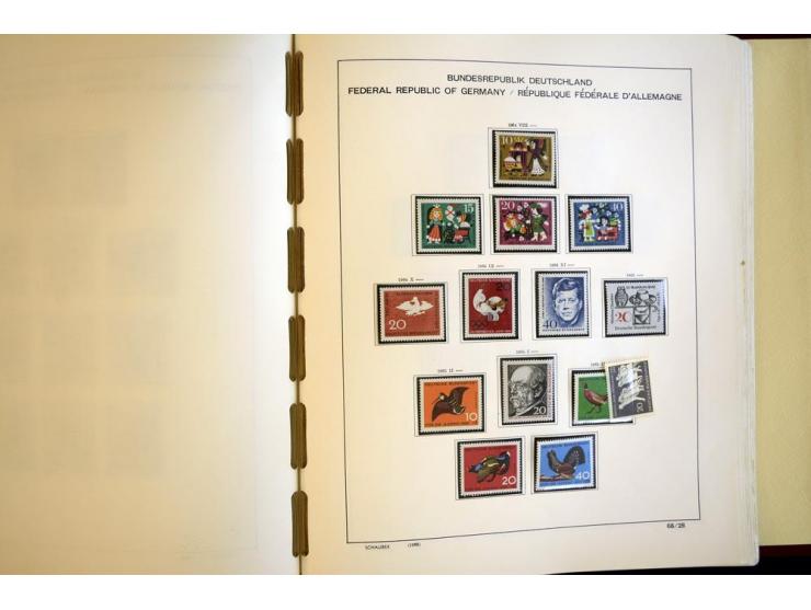 1945/85, umfangreicher ungebrauchter/postfrischer und gestempelter Bestand mit vielen besseren Werten und Ausgaben, teils meh