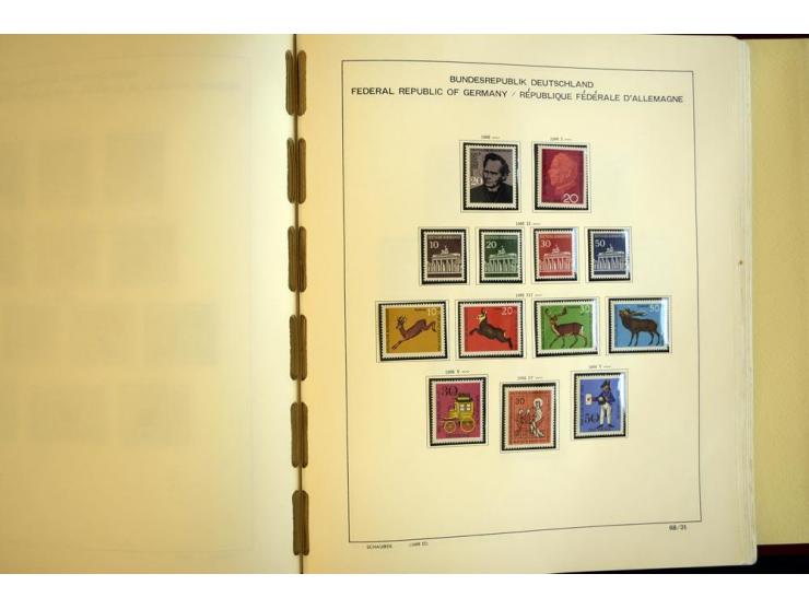 1945/85, umfangreicher ungebrauchter/postfrischer und gestempelter Bestand mit vielen besseren Werten und Ausgaben, teils meh