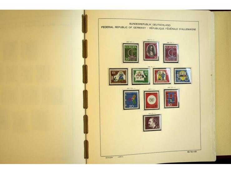 1945/85, umfangreicher ungebrauchter/postfrischer und gestempelter Bestand mit vielen besseren Werten und Ausgaben, teils meh