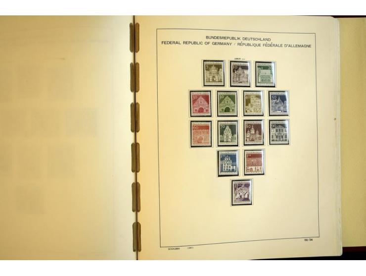 1945/85, umfangreicher ungebrauchter/postfrischer und gestempelter Bestand mit vielen besseren Werten und Ausgaben, teils meh