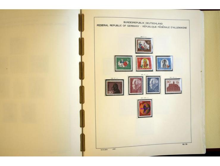1945/85, umfangreicher ungebrauchter/postfrischer und gestempelter Bestand mit vielen besseren Werten und Ausgaben, teils meh