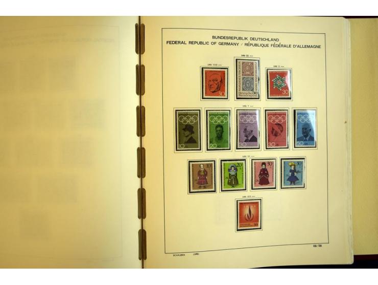 1945/85, umfangreicher ungebrauchter/postfrischer und gestempelter Bestand mit vielen besseren Werten und Ausgaben, teils meh