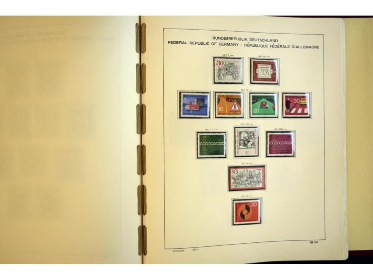 1945/85, umfangreicher ungebrauchter/postfrischer und gestempelter Bestand mit vielen besseren Werten und Ausgaben, teils meh
