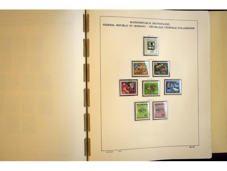 1945/85, umfangreicher ungebrauchter/postfrischer und gestempelter Bestand mit vielen besseren Werten und Ausgaben, teils meh