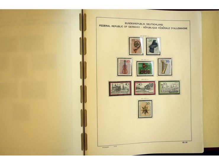 1945/85, umfangreicher ungebrauchter/postfrischer und gestempelter Bestand mit vielen besseren Werten und Ausgaben, teils meh