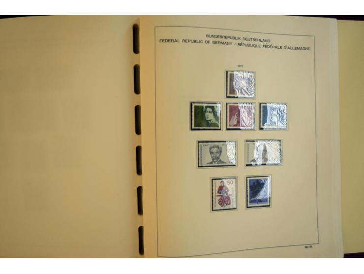 1945/85, umfangreicher ungebrauchter/postfrischer und gestempelter Bestand mit vielen besseren Werten und Ausgaben, teils meh
