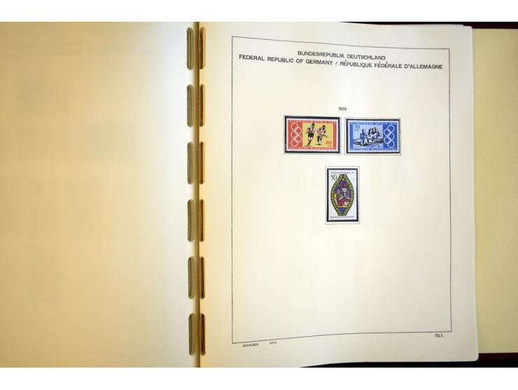 1945/85, umfangreicher ungebrauchter/postfrischer und gestempelter Bestand mit vielen besseren Werten und Ausgaben, teils meh