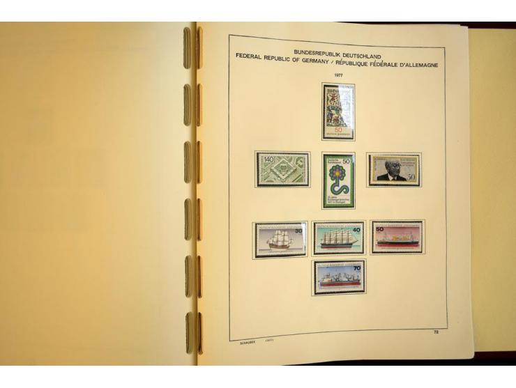 1945/85, umfangreicher ungebrauchter/postfrischer und gestempelter Bestand mit vielen besseren Werten und Ausgaben, teils meh