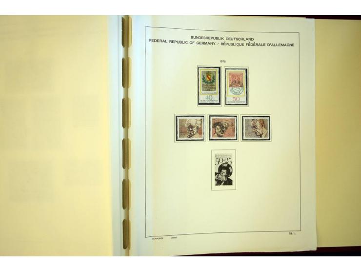 1945/85, umfangreicher ungebrauchter/postfrischer und gestempelter Bestand mit vielen besseren Werten und Ausgaben, teils meh