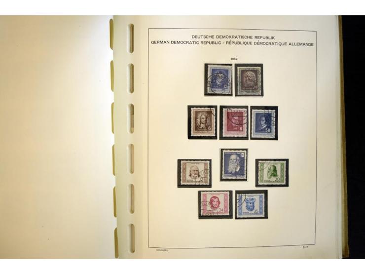 1945/85, umfangreicher ungebrauchter/postfrischer und gestempelter Bestand mit vielen besseren Werten und Ausgaben, teils meh
