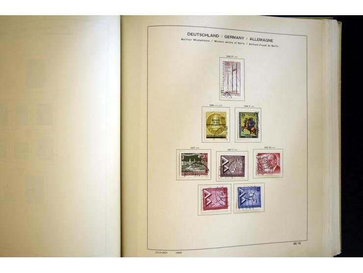 1945/85, umfangreicher ungebrauchter/postfrischer und gestempelter Bestand mit vielen besseren Werten und Ausgaben, teils meh