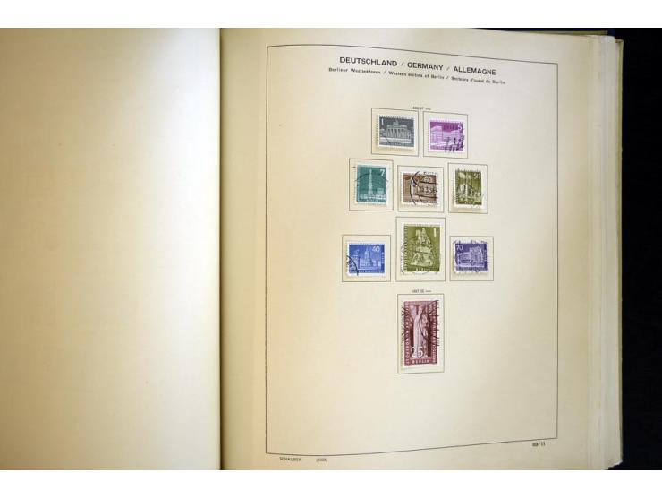 1945/85, umfangreicher ungebrauchter/postfrischer und gestempelter Bestand mit vielen besseren Werten und Ausgaben, teils meh