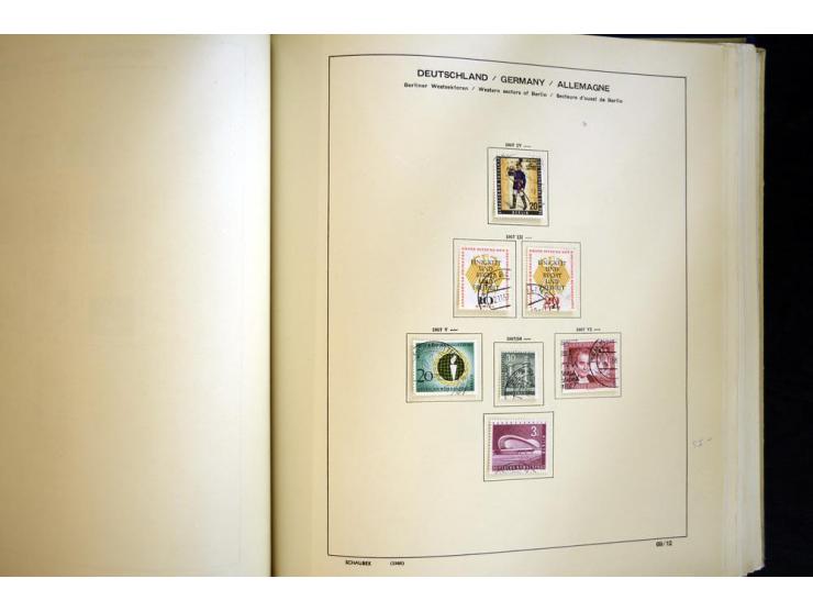 1945/85, umfangreicher ungebrauchter/postfrischer und gestempelter Bestand mit vielen besseren Werten und Ausgaben, teils meh