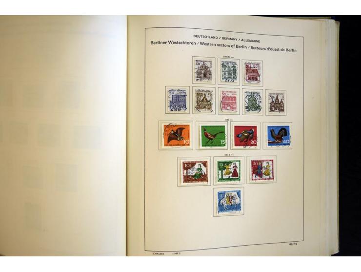 1945/85, umfangreicher ungebrauchter/postfrischer und gestempelter Bestand mit vielen besseren Werten und Ausgaben, teils meh