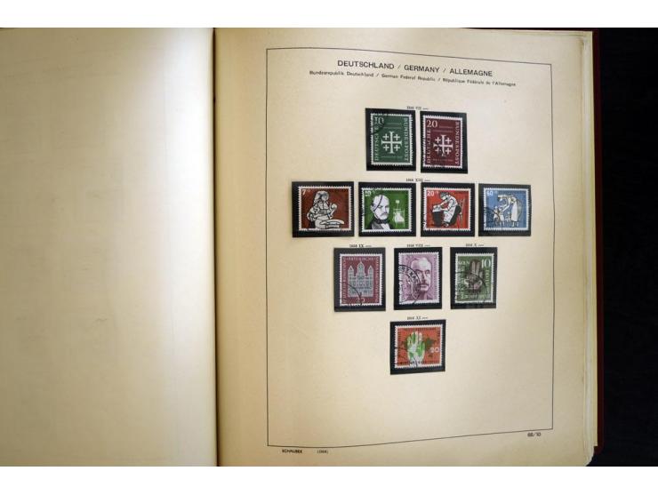 1945/85, umfangreicher ungebrauchter/postfrischer und gestempelter Bestand mit vielen besseren Werten und Ausgaben, teils meh
