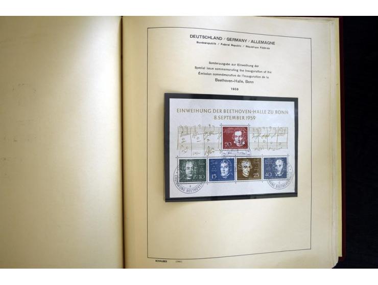 1945/85, umfangreicher ungebrauchter/postfrischer und gestempelter Bestand mit vielen besseren Werten und Ausgaben, teils meh