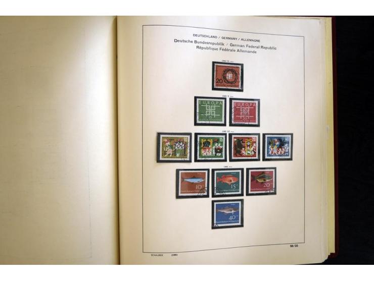 1945/85, umfangreicher ungebrauchter/postfrischer und gestempelter Bestand mit vielen besseren Werten und Ausgaben, teils meh