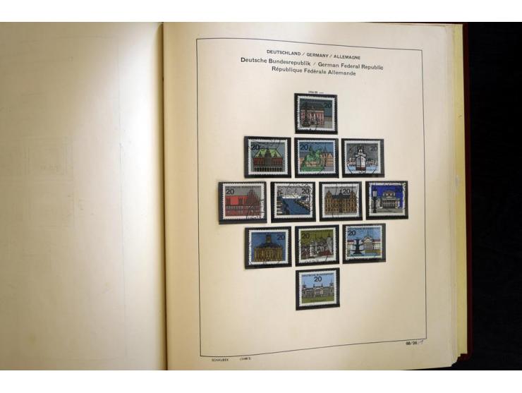 1945/85, umfangreicher ungebrauchter/postfrischer und gestempelter Bestand mit vielen besseren Werten und Ausgaben, teils meh