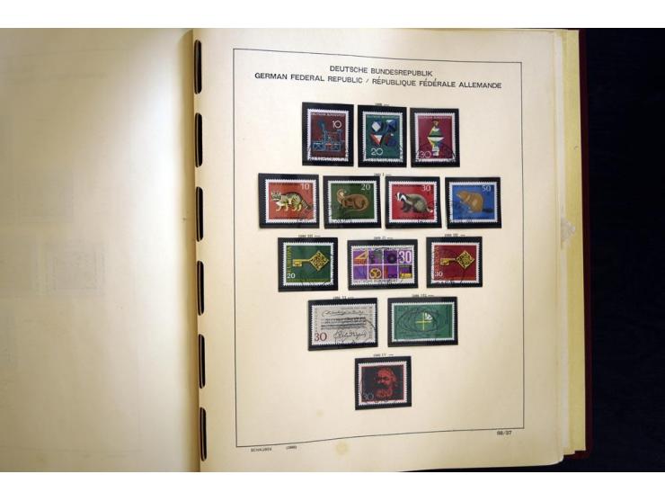 1945/85, umfangreicher ungebrauchter/postfrischer und gestempelter Bestand mit vielen besseren Werten und Ausgaben, teils meh