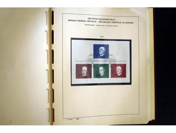1945/85, umfangreicher ungebrauchter/postfrischer und gestempelter Bestand mit vielen besseren Werten und Ausgaben, teils meh