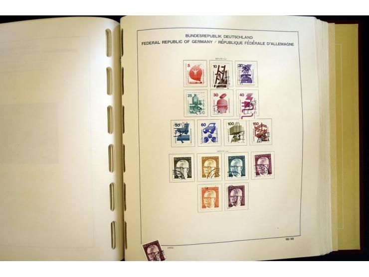 1945/85, umfangreicher ungebrauchter/postfrischer und gestempelter Bestand mit vielen besseren Werten und Ausgaben, teils meh