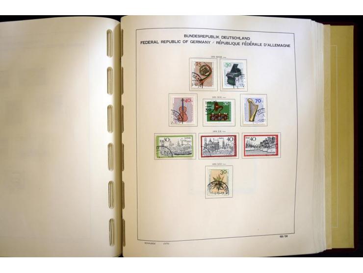 1945/85, umfangreicher ungebrauchter/postfrischer und gestempelter Bestand mit vielen besseren Werten und Ausgaben, teils meh