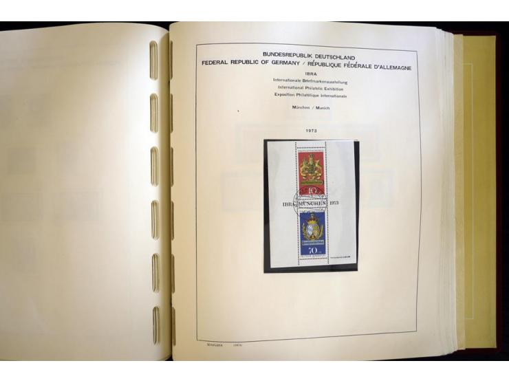 1945/85, umfangreicher ungebrauchter/postfrischer und gestempelter Bestand mit vielen besseren Werten und Ausgaben, teils meh