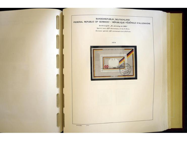 1945/85, umfangreicher ungebrauchter/postfrischer und gestempelter Bestand mit vielen besseren Werten und Ausgaben, teils meh