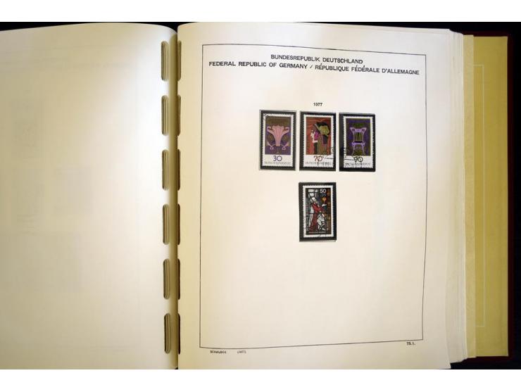 1945/85, umfangreicher ungebrauchter/postfrischer und gestempelter Bestand mit vielen besseren Werten und Ausgaben, teils meh
