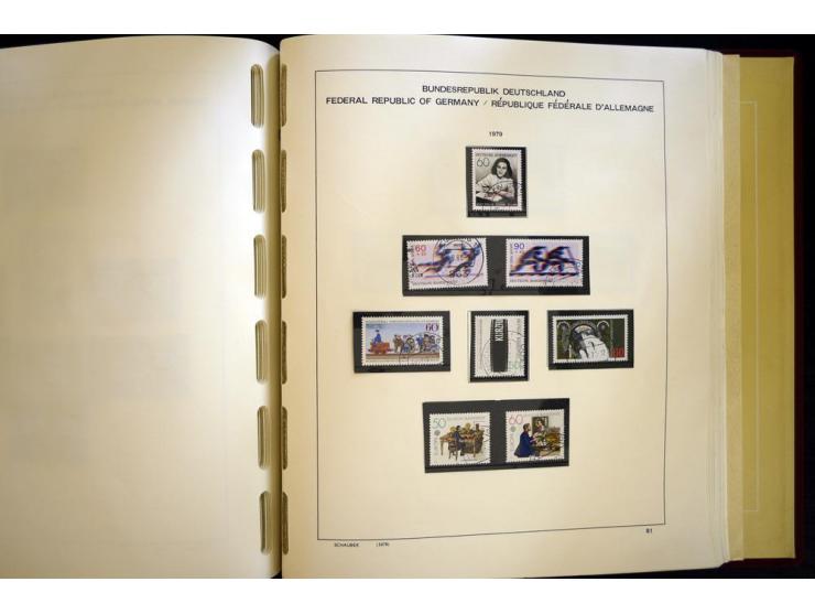 1945/85, umfangreicher ungebrauchter/postfrischer und gestempelter Bestand mit vielen besseren Werten und Ausgaben, teils meh