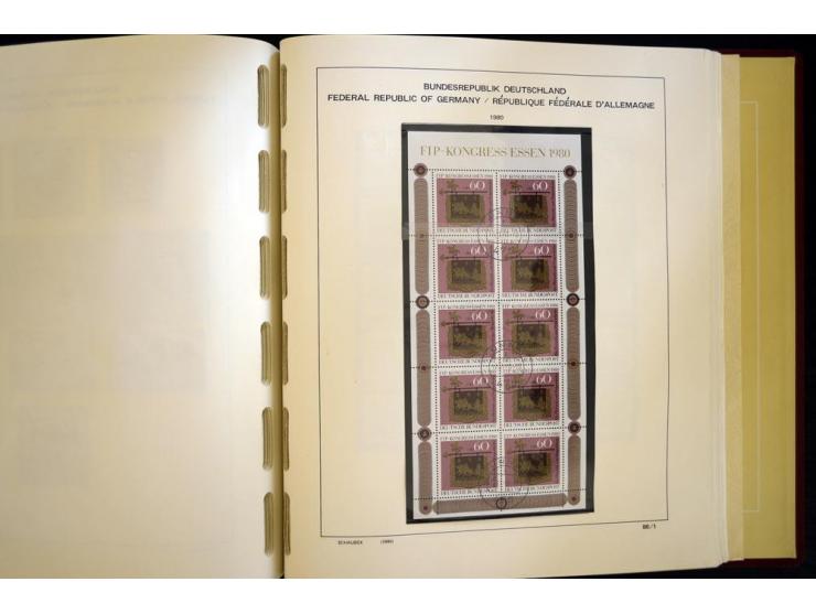 1945/85, umfangreicher ungebrauchter/postfrischer und gestempelter Bestand mit vielen besseren Werten und Ausgaben, teils meh
