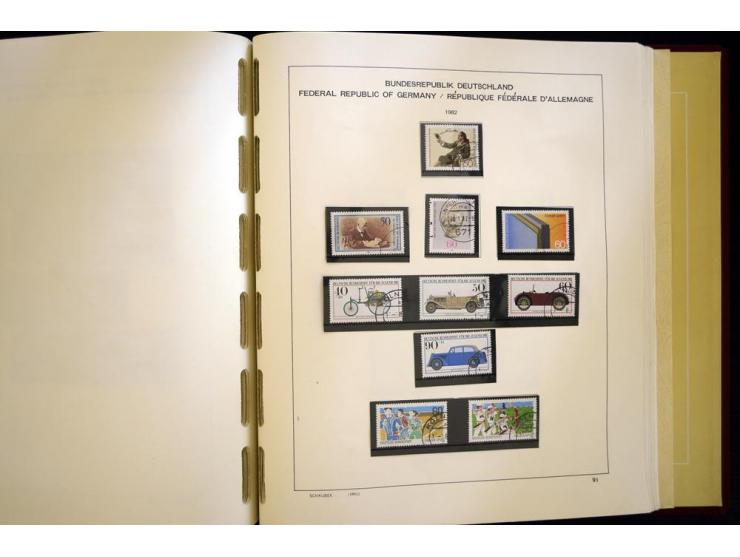 1945/85, umfangreicher ungebrauchter/postfrischer und gestempelter Bestand mit vielen besseren Werten und Ausgaben, teils meh