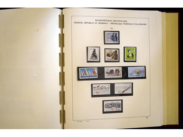 1945/85, umfangreicher ungebrauchter/postfrischer und gestempelter Bestand mit vielen besseren Werten und Ausgaben, teils meh