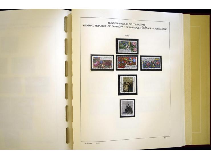1945/85, umfangreicher ungebrauchter/postfrischer und gestempelter Bestand mit vielen besseren Werten und Ausgaben, teils meh