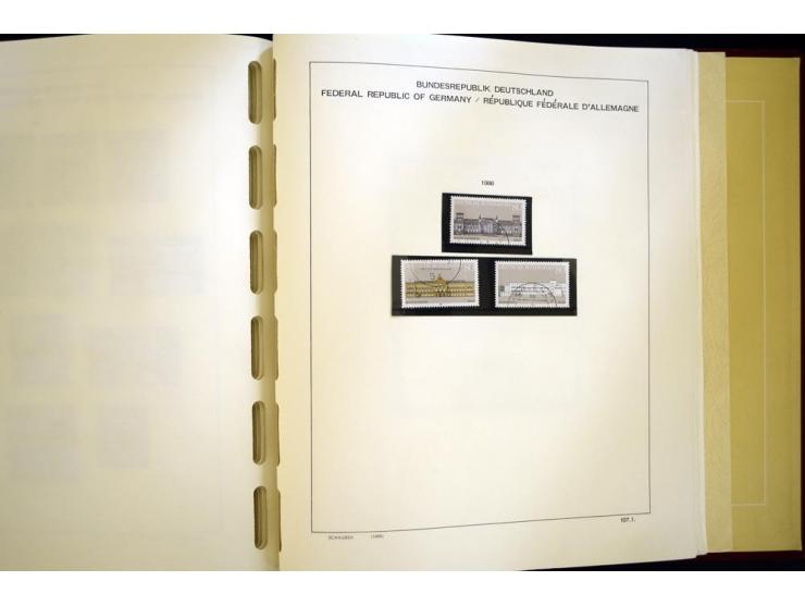 1945/85, umfangreicher ungebrauchter/postfrischer und gestempelter Bestand mit vielen besseren Werten und Ausgaben, teils meh