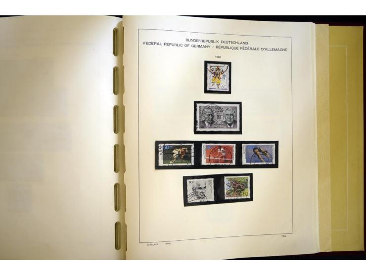 1945/85, umfangreicher ungebrauchter/postfrischer und gestempelter Bestand mit vielen besseren Werten und Ausgaben, teils meh