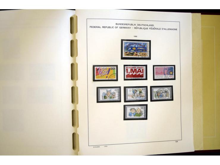 1945/85, umfangreicher ungebrauchter/postfrischer und gestempelter Bestand mit vielen besseren Werten und Ausgaben, teils meh