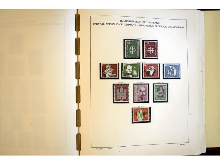 1945/85, umfangreicher ungebrauchter/postfrischer und gestempelter Bestand mit vielen besseren Werten und Ausgaben, teils meh