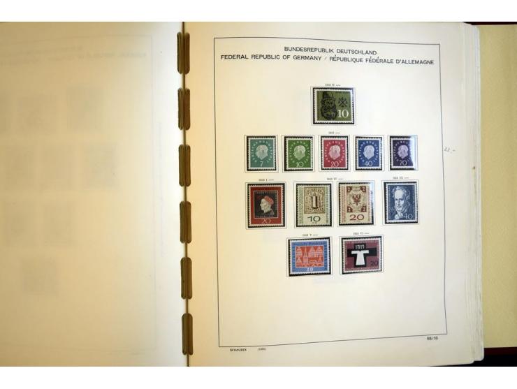 1945/85, umfangreicher ungebrauchter/postfrischer und gestempelter Bestand mit vielen besseren Werten und Ausgaben, teils meh