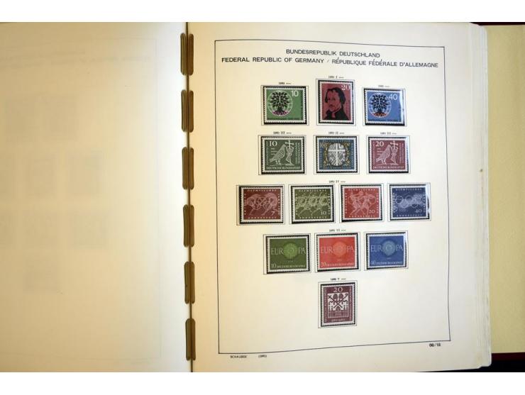 1945/85, umfangreicher ungebrauchter/postfrischer und gestempelter Bestand mit vielen besseren Werten und Ausgaben, teils meh