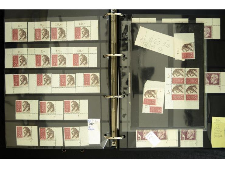 1948/90, postfrische Spezialsammlung, fast ausschließlich Rand- und vor allem Eckrandstücke, dabei auch Paare und 4er-Blocks,