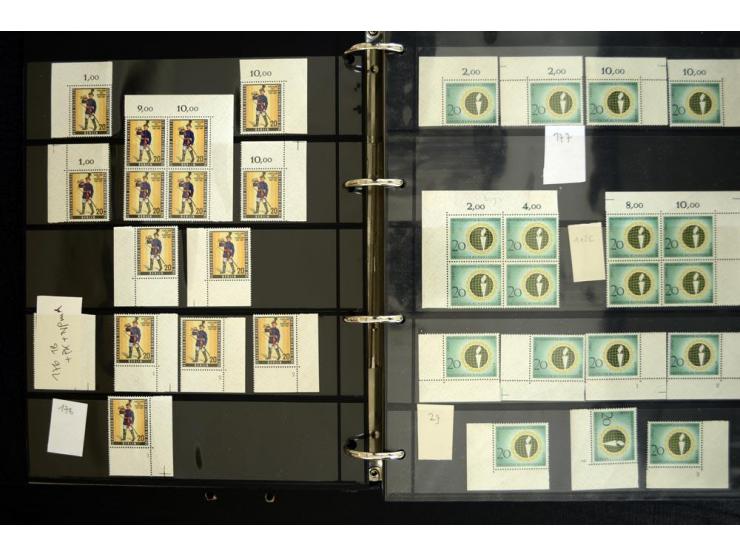 1948/90, postfrische Spezialsammlung, fast ausschließlich Rand- und vor allem Eckrandstücke, dabei auch Paare und 4er-Blocks,