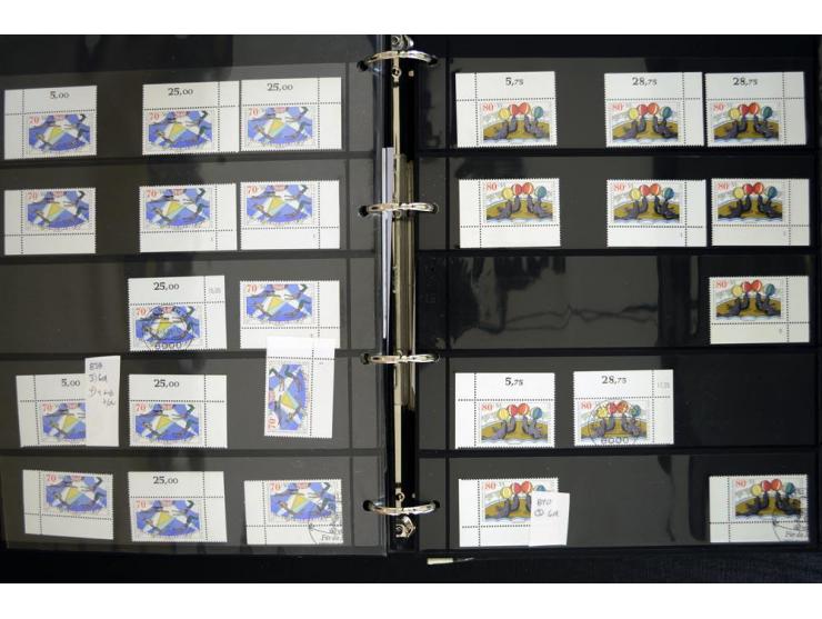 1948/90, postfrische Spezialsammlung, fast ausschließlich Rand- und vor allem Eckrandstücke, dabei auch Paare und 4er-Blocks,