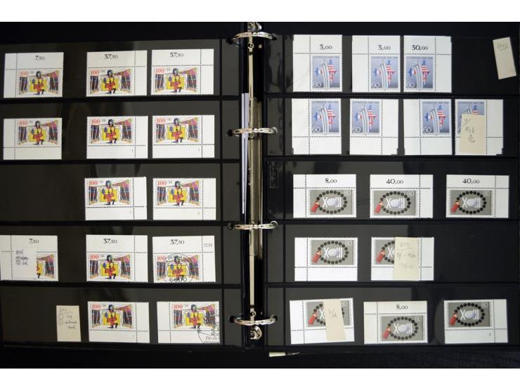 1948/90, postfrische Spezialsammlung, fast ausschließlich Rand- und vor allem Eckrandstücke, dabei auch Paare und 4er-Blocks,