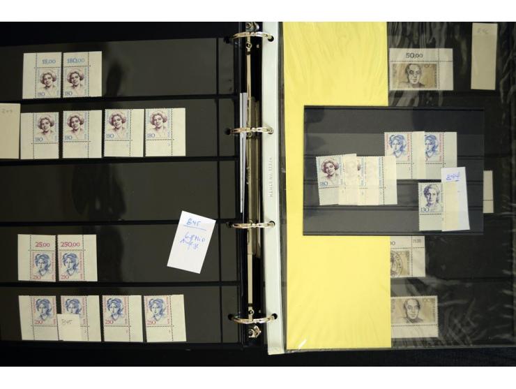1948/90, postfrische Spezialsammlung, fast ausschließlich Rand- und vor allem Eckrandstücke, dabei auch Paare und 4er-Blocks,